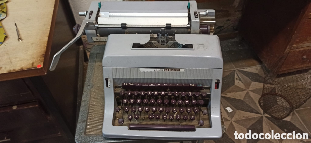 Antig&uuml;edades: Maquina de escribir Olivetti - Foto 2