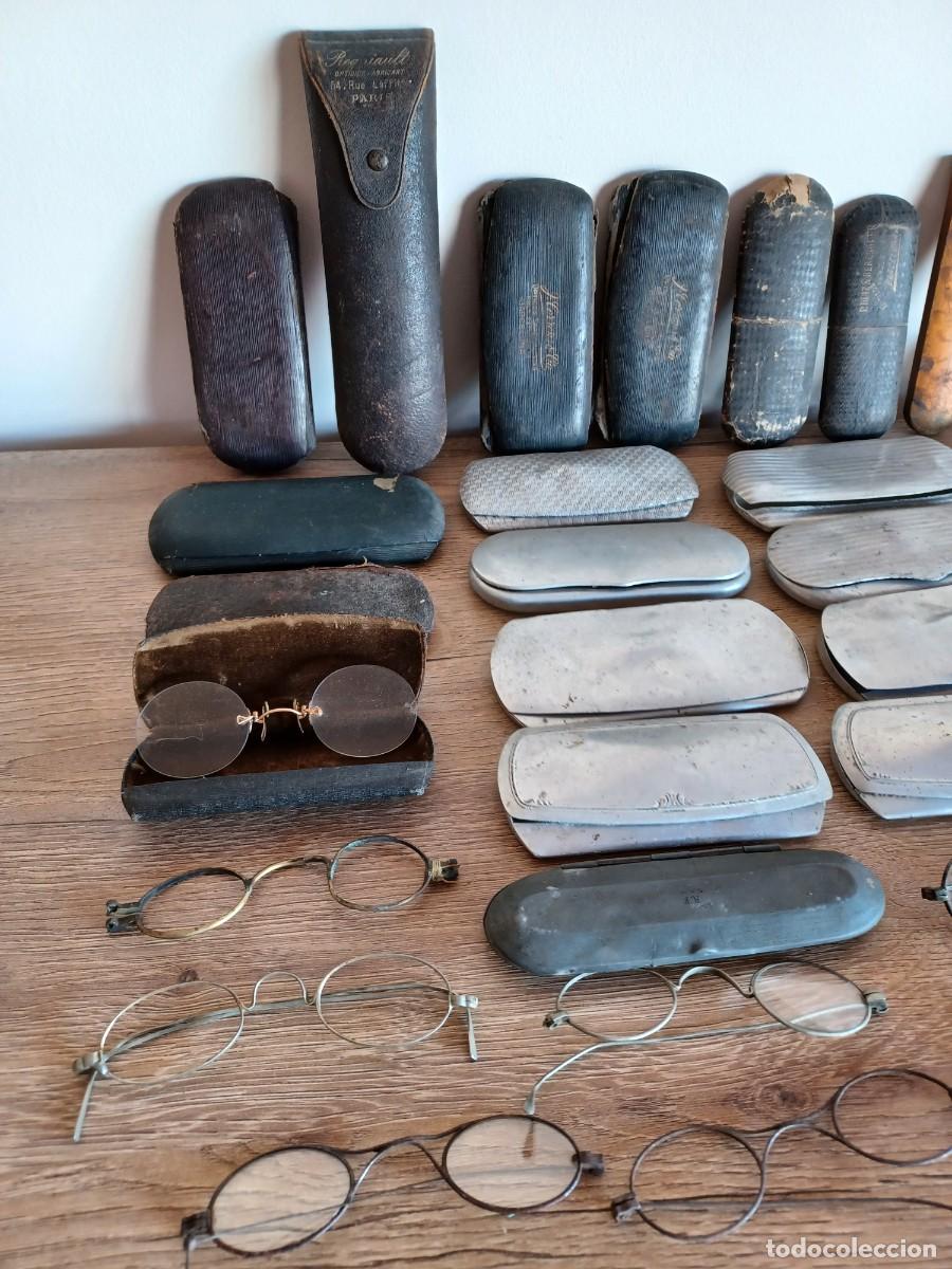 Antig&uuml;edades: Lote de antiguas gafas y fundas. - Foto 2