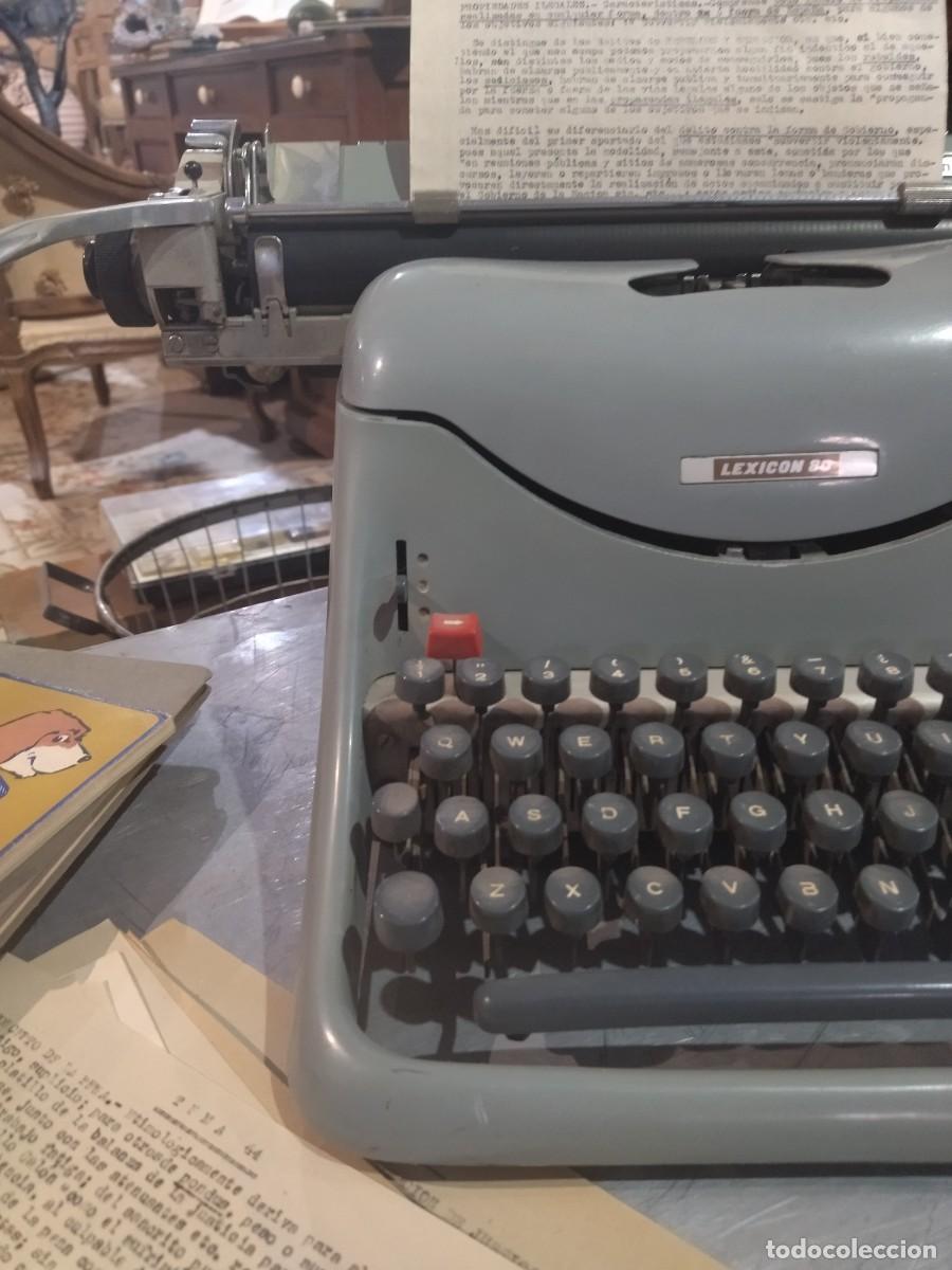 Antig&uuml;edades: M&aacute;quina de escribir lexic&oacute;n 80 Hispano Olivetti - Foto 2