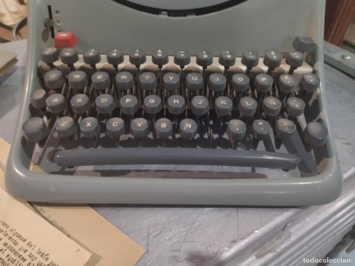 Antig&uuml;edades: M&aacute;quina de escribir lexic&oacute;n 80 Hispano Olivetti - Foto 3
