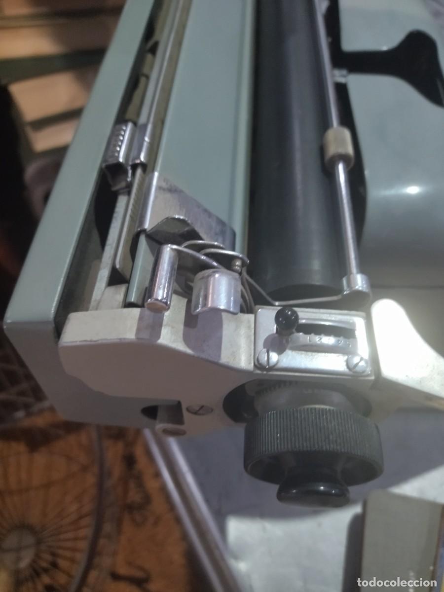 Antig&uuml;edades: M&aacute;quina de escribir lexic&oacute;n 80 Hispano Olivetti - Foto 8