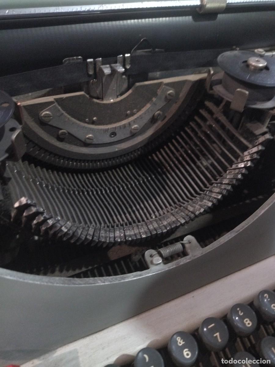 Antig&uuml;edades: M&aacute;quina de escribir lexic&oacute;n 80 Hispano Olivetti - Foto 14