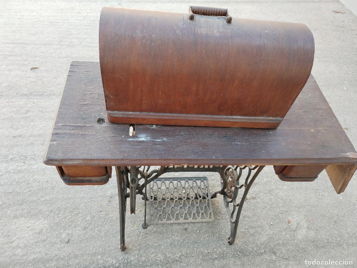 Antig&uuml;edades: antigua maquina de coser singer - Foto 4