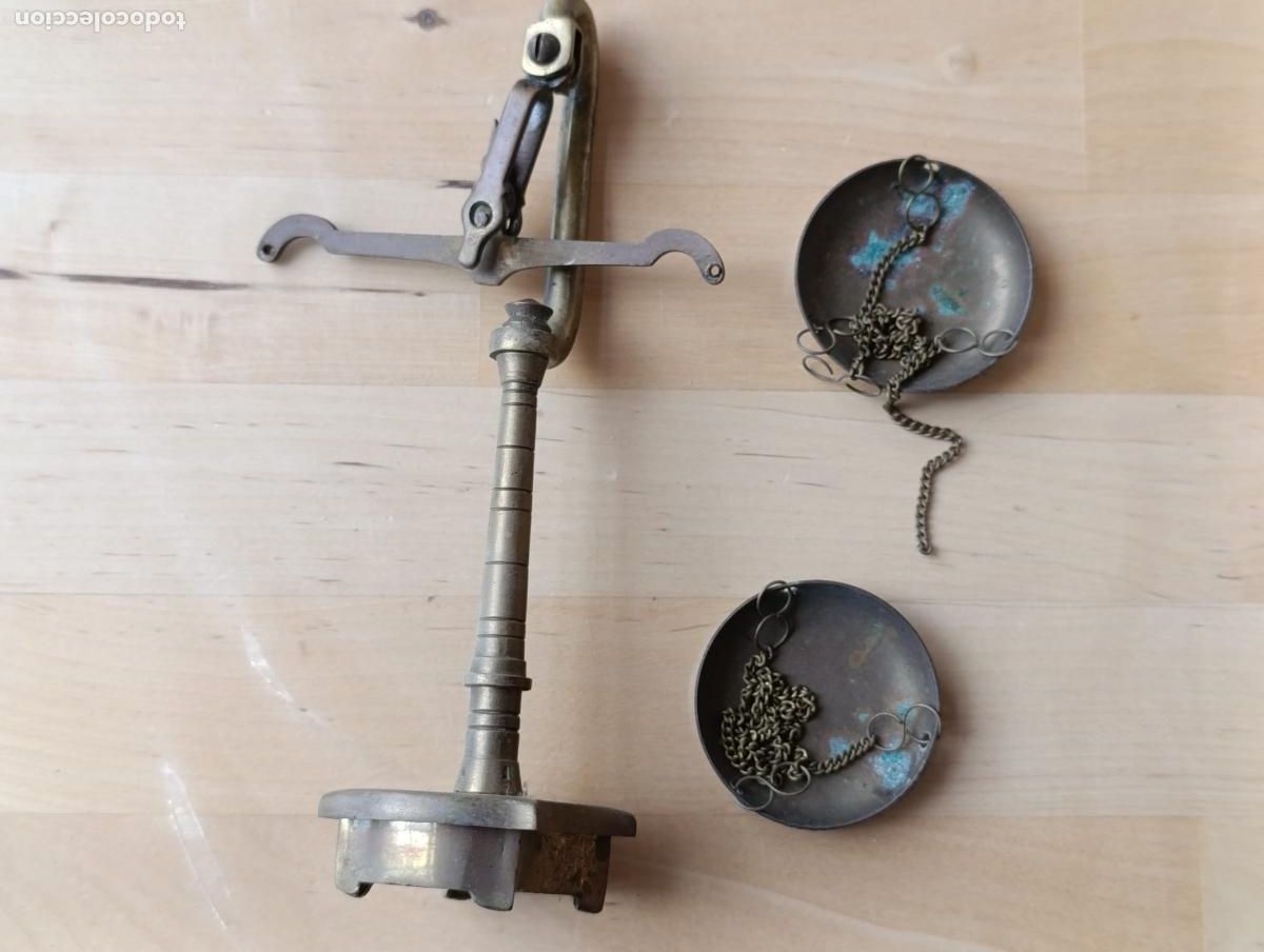 Antig&uuml;edades: ANTIGUA Y PEQUE&Ntilde;A BALANZA EN BRONCE. - Foto 1