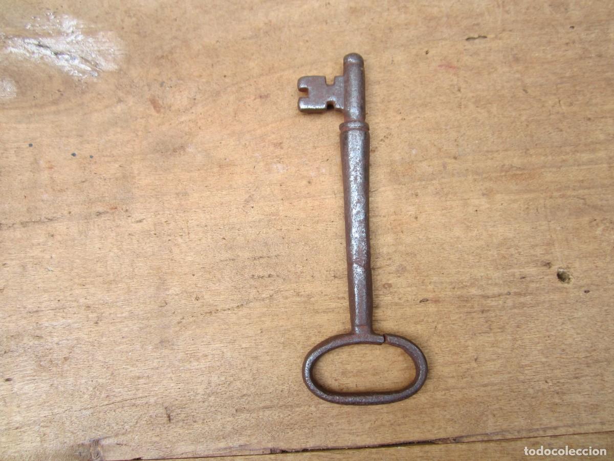 Antig&uuml;edades: Llave antigua de hierro, 11.2 cm. - Foto 1