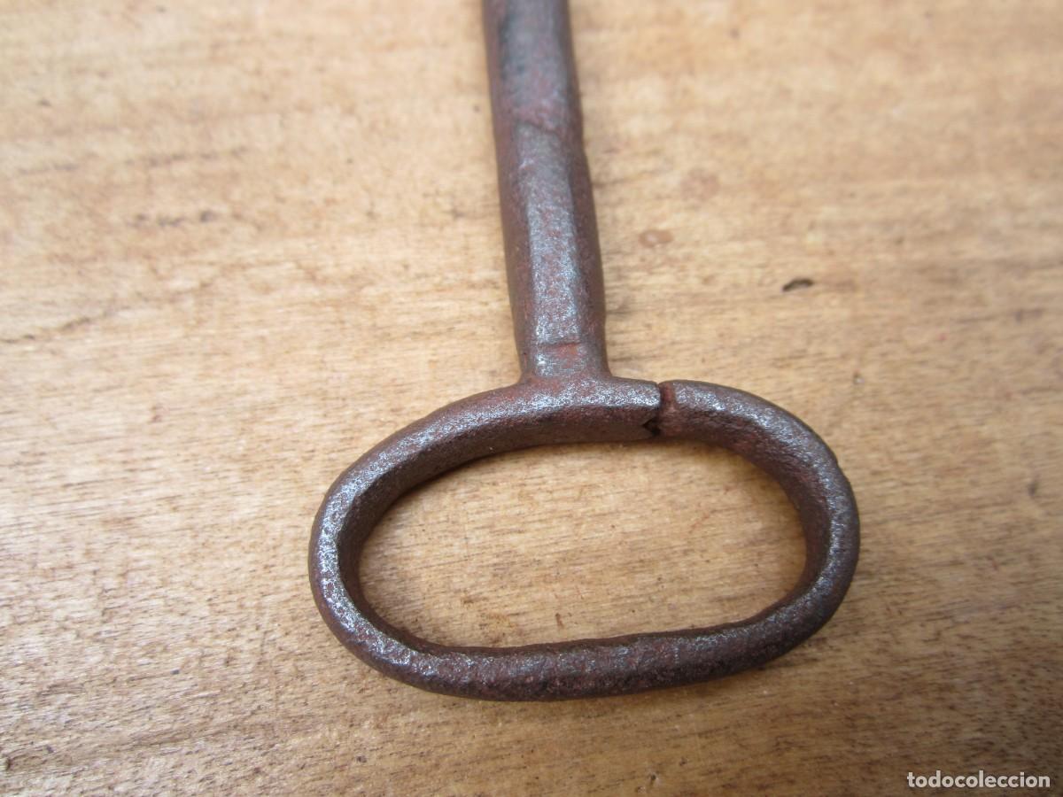 Antig&uuml;edades: Llave antigua de hierro, 11.2 cm. - Foto 3