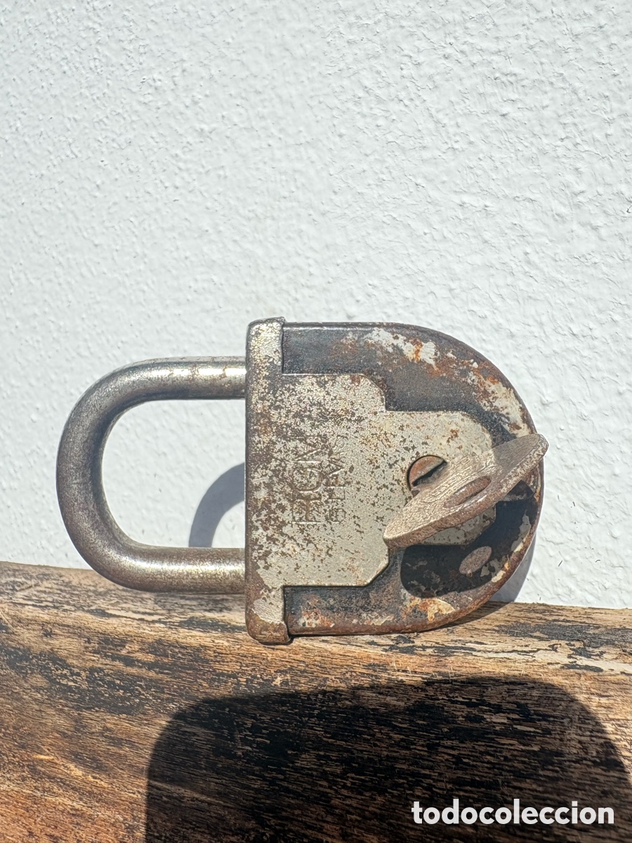 Antig&uuml;edades: ANTIGUO CANDADO CON LLAVE - Foto 3