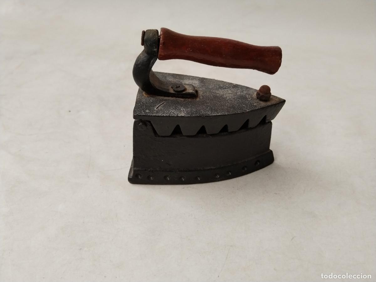 Antig&uuml;edades: plancha miniatura de hierro - Foto 3