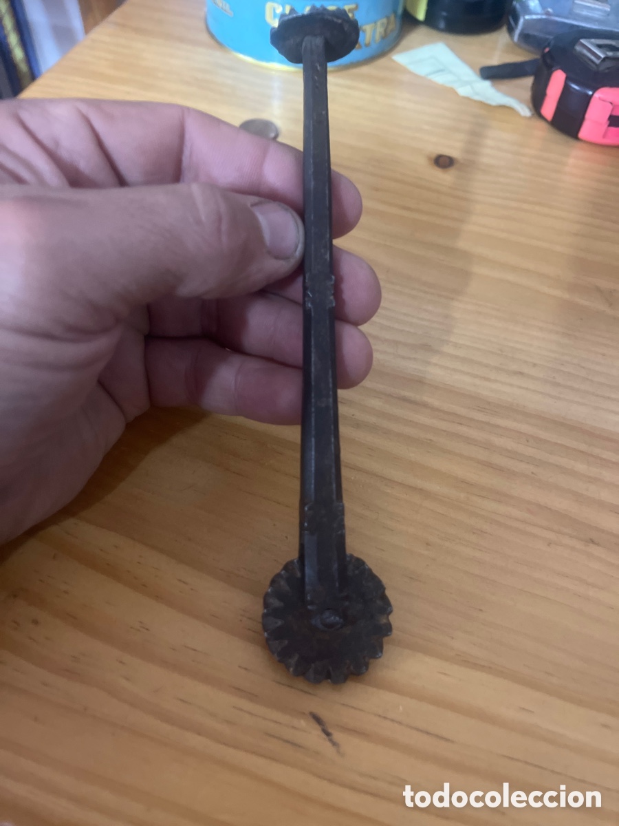Antig&uuml;edades: Antiguo instrumento de forja - Foto 1
