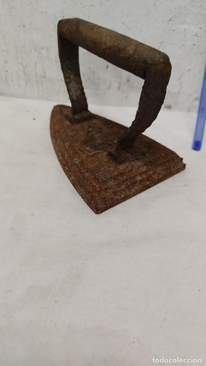 Antig&uuml;edades: Antigua plancha de hierro forjado - Foto 1