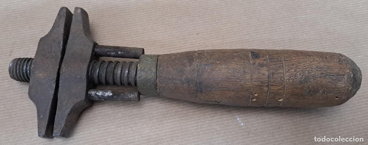 Antig&uuml;edades: Antigua llave inglesa - Foto 2
