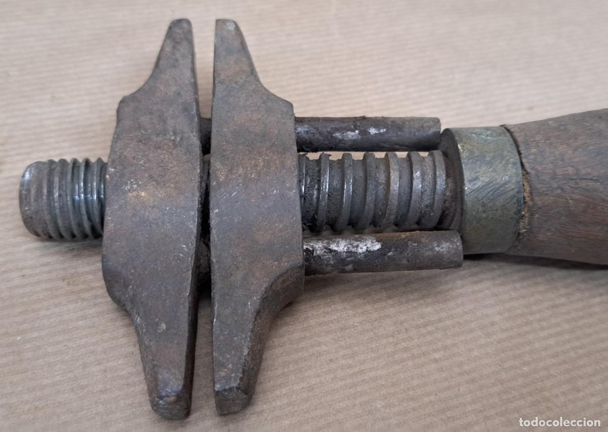 Antig&uuml;edades: Antigua llave inglesa - Foto 3