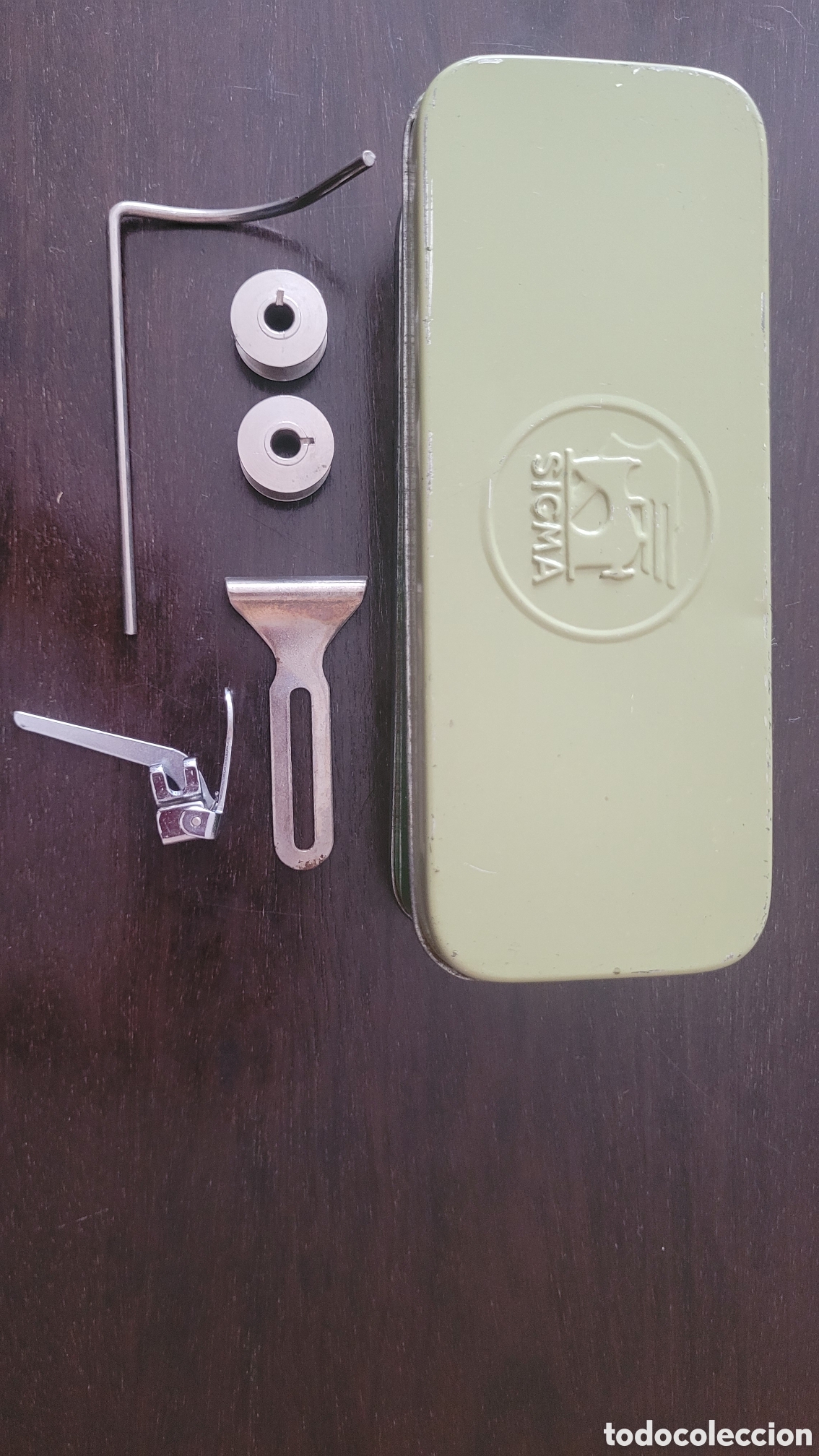 Antig&uuml;edades: Caja sigma con accesorios para maquina - Foto 1