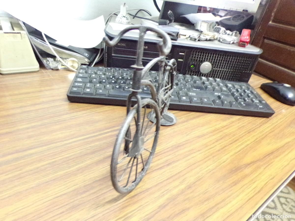 Antig&uuml;edades: ESTAMOS LIQUIDANDO. bicicleta hierro decoraci&oacute;n - Foto 4