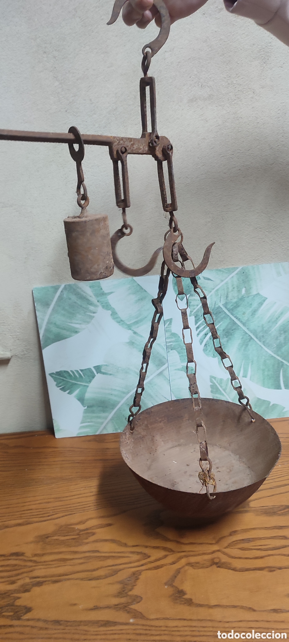 Antig&uuml;edades: Antigua romana balanza con plato. - Foto 1