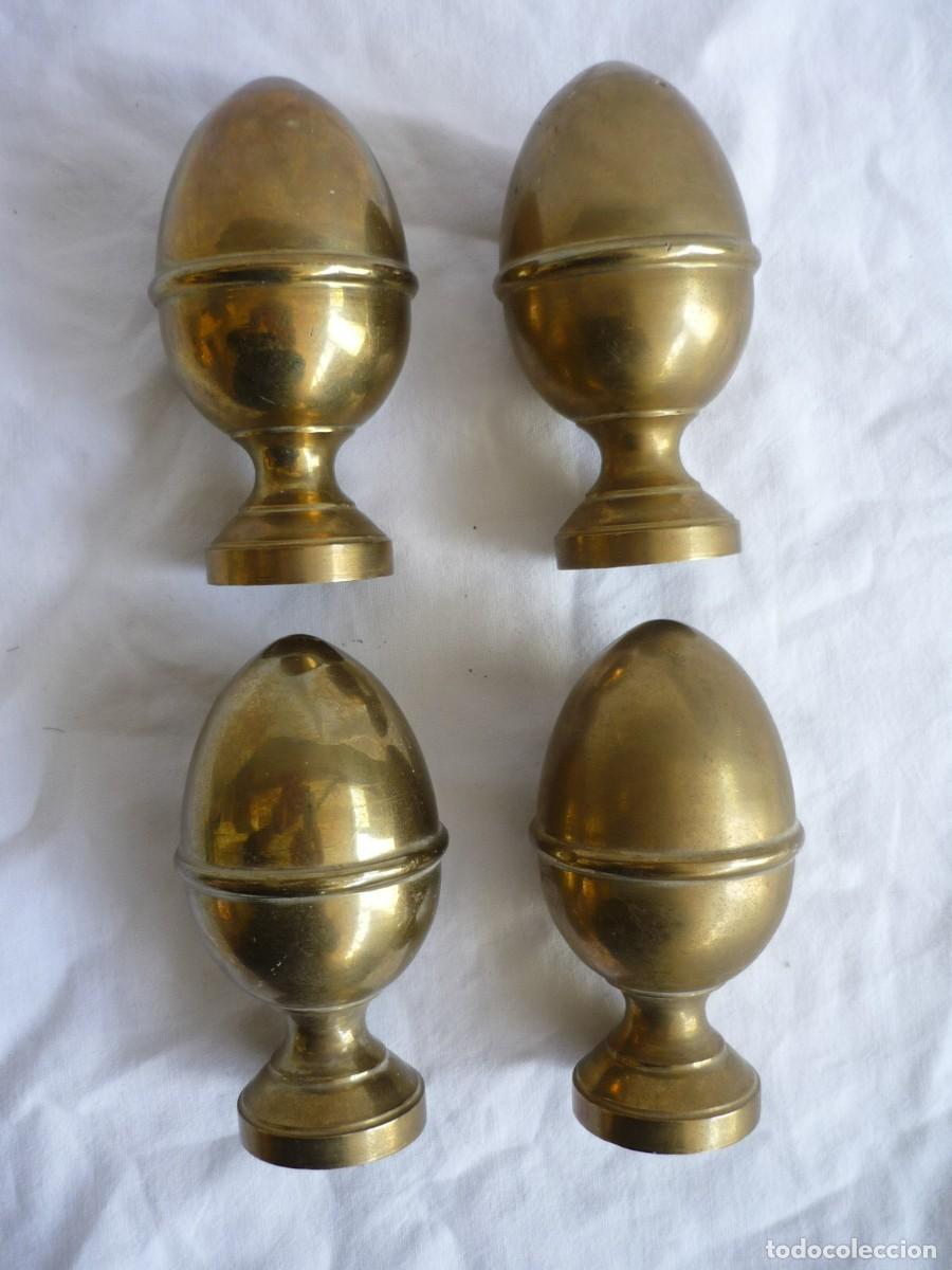 Antig&uuml;edades: 4 remates de bronce en forma de pi&ntilde;a - Foto 2