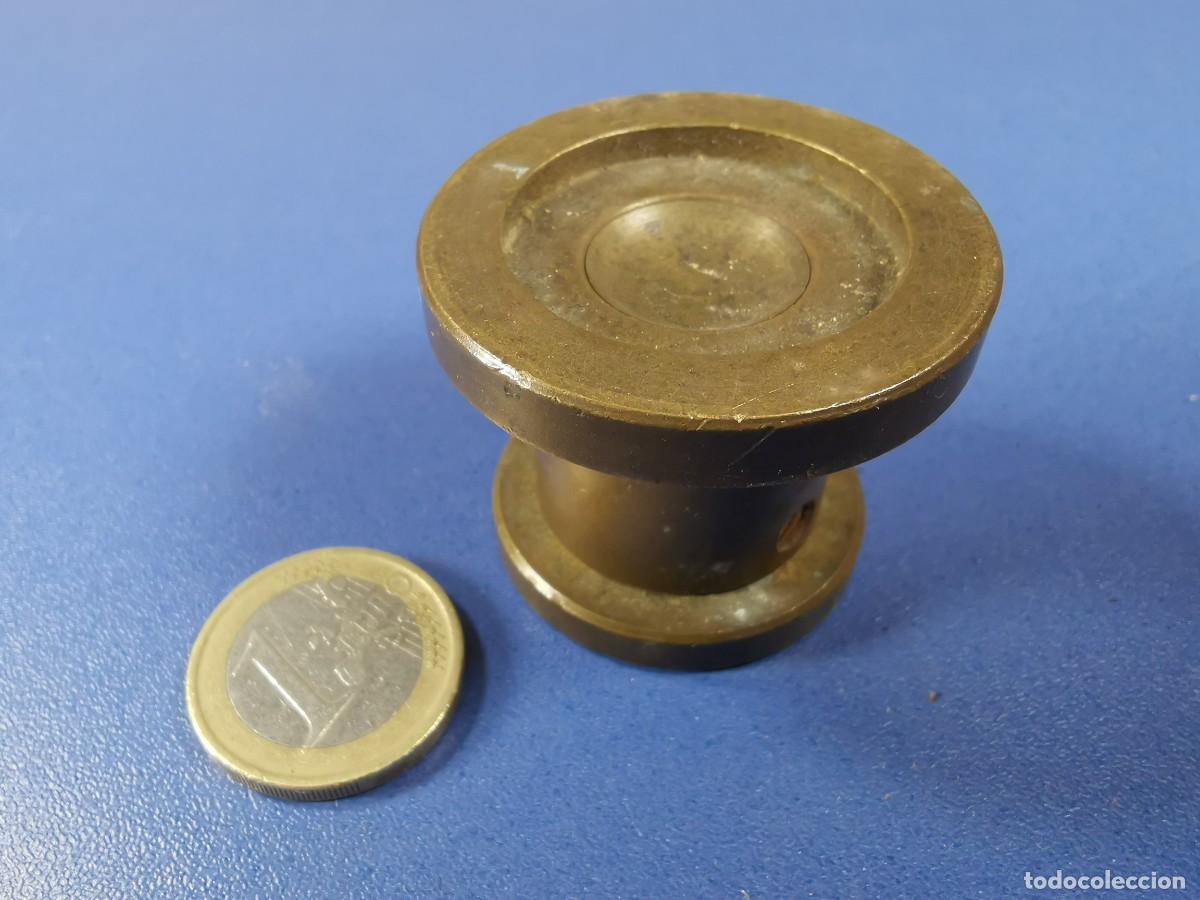 Antig&uuml;edades: TROQUEL BRONCE FORRAR BOTONES - Foto 2