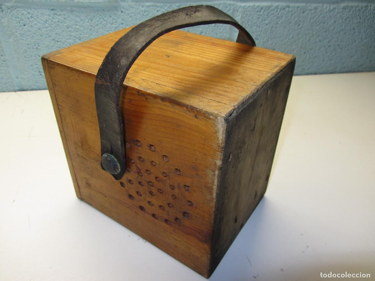 Antig&uuml;edades: ANTIGUO TRANSFORMADOR DE CORRIENTE EN CAJA DE MADERA. - Foto 2