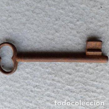 Antig&uuml;edades: Curiosa llave antigua de forja. - Foto 1