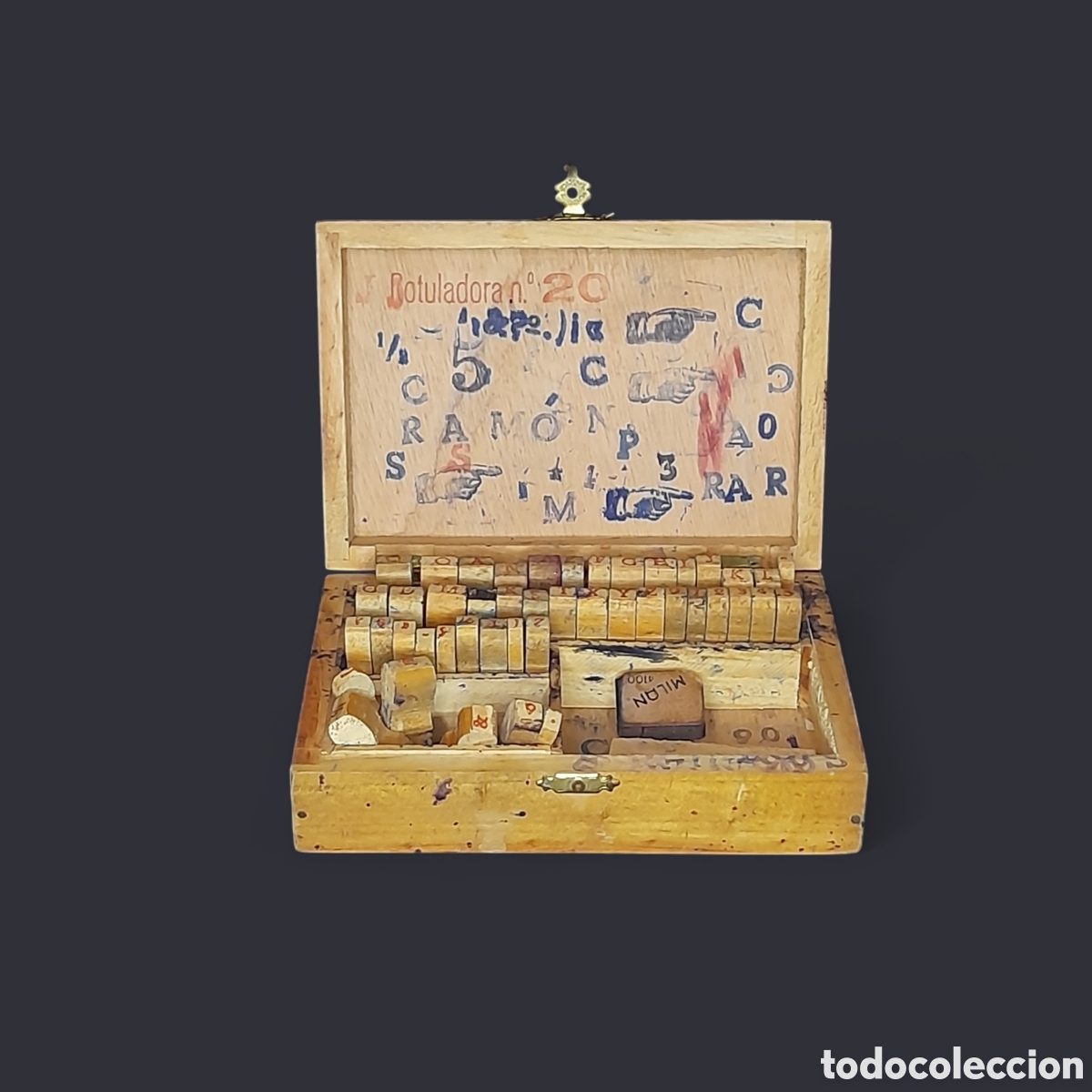 Antig&uuml;edades: Antigua caja de tipograf&iacute;a. - Foto 1