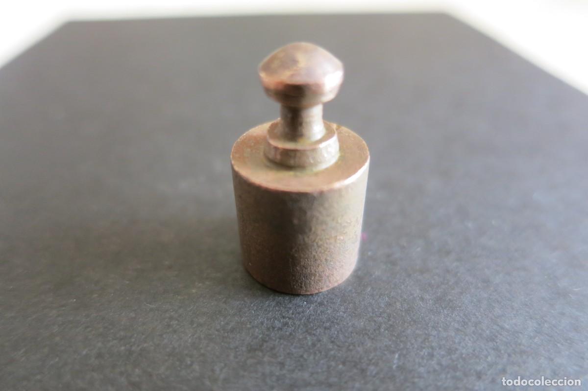 Antig&uuml;edades: pesa de 10 gramos antigua - Foto 1