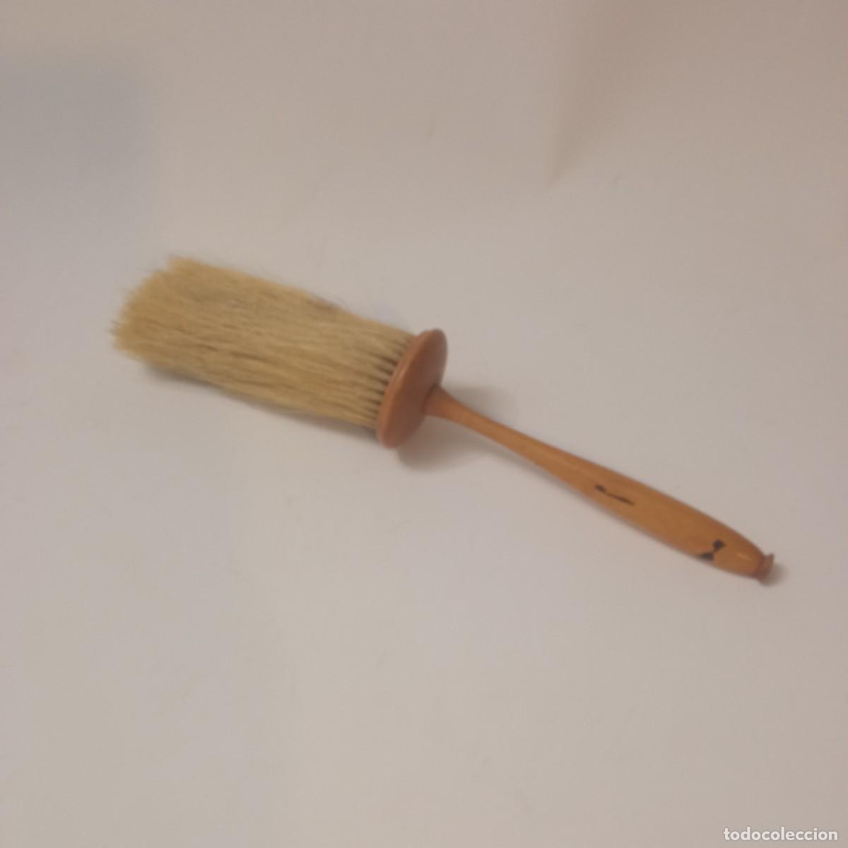 Antig&uuml;edades: ANTIGUO CEPILLO BARBERO - Foto 1