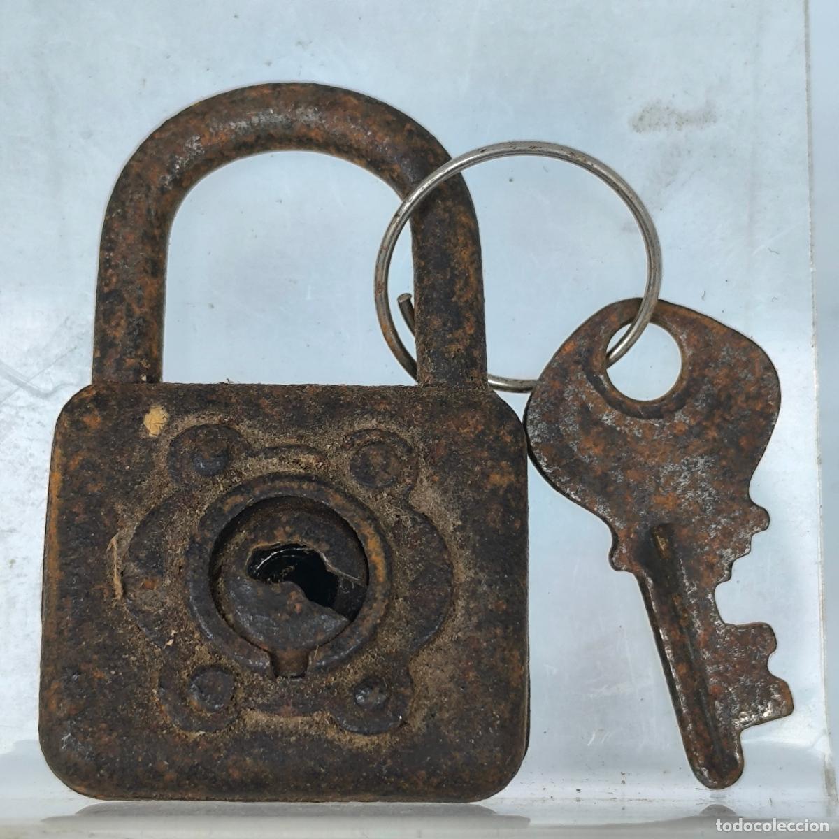 Antig&uuml;edades: Candado con llave antiguo - Foto 2