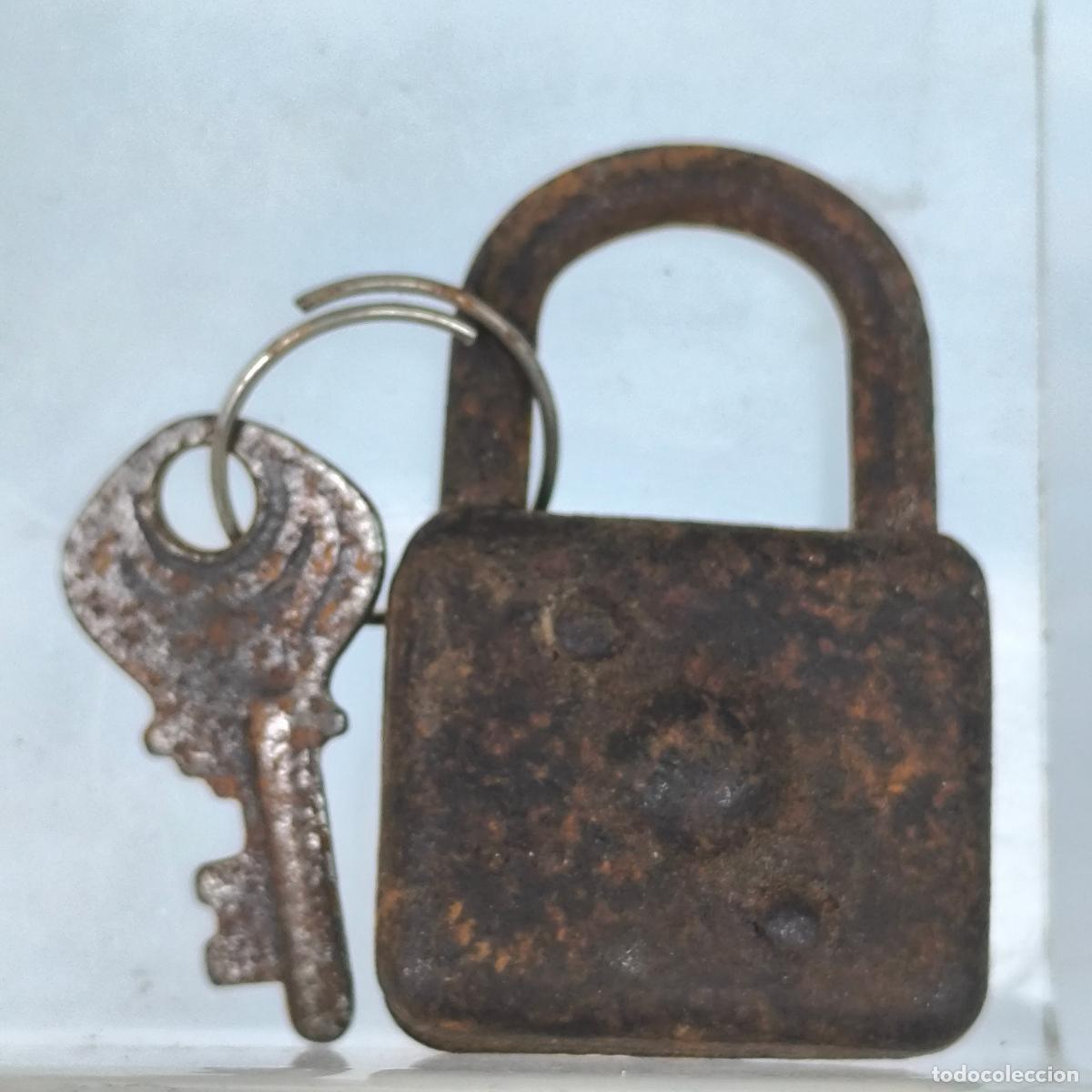 Antig&uuml;edades: Candado con llave antiguo - Foto 3