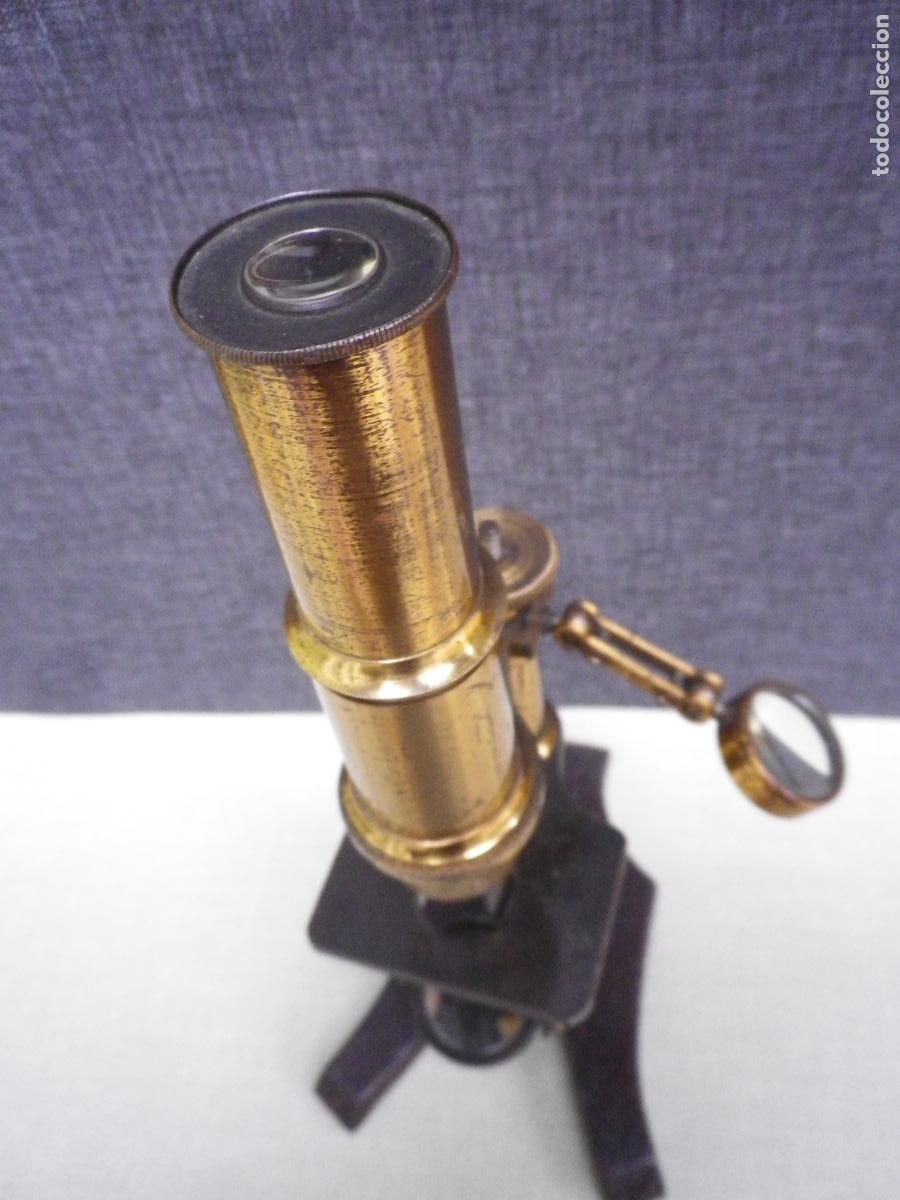 Antig&uuml;edades: Microscopio antiguo fabricado en lat&oacute;n - Foto 2