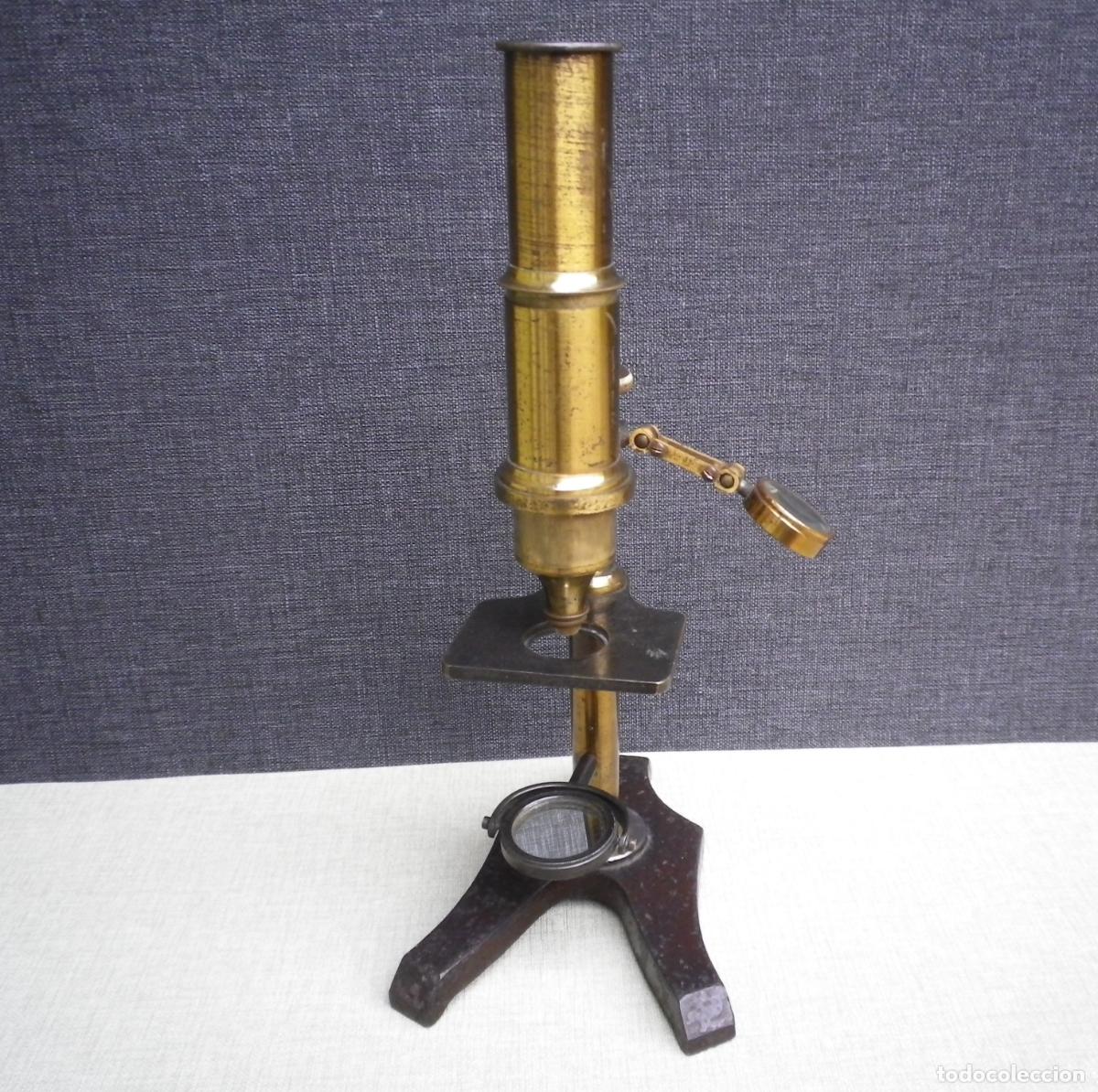 Antig&uuml;edades: Microscopio antiguo fabricado en lat&oacute;n - Foto 1