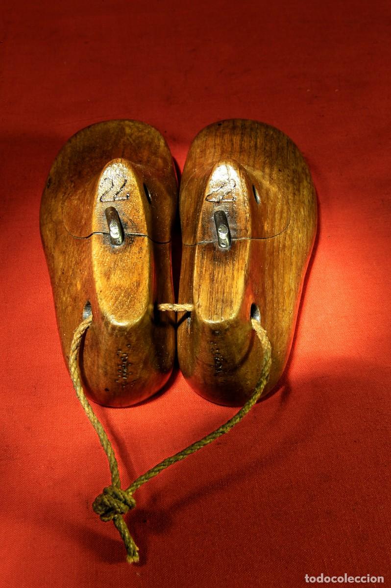 Antig&uuml;edades: Antiguas Hormas de Madera del N&uacute;mero 22 - Foto 1