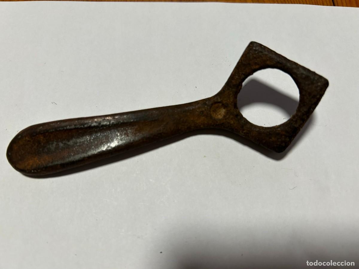 Antig&uuml;edades: llave antigua mecanica - Foto 1
