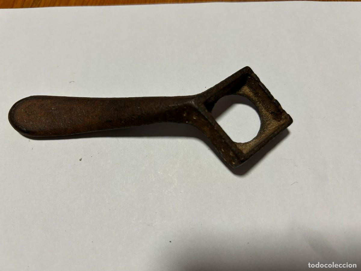 Antig&uuml;edades: llave antigua mecanica - Foto 2