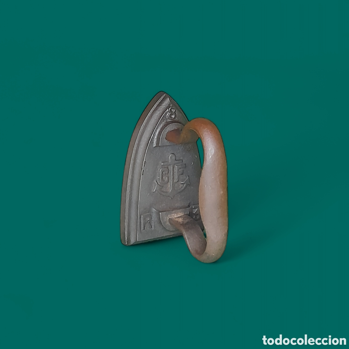 Antig&uuml;edades: Antigua plancha de hierro fundido. - Foto 1