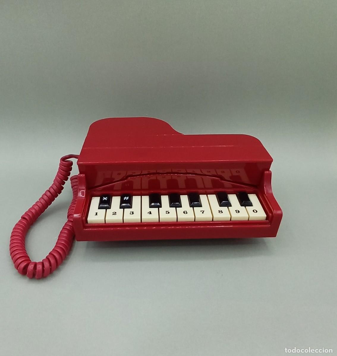 Tel&eacute;fonos: Tel&eacute;fono con forma de piano rojo - Foto 1