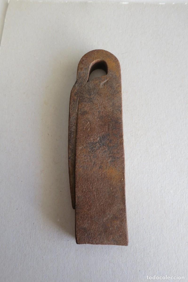 Antig&uuml;edades: Pesa Castellana de 1 libra - Foto 2