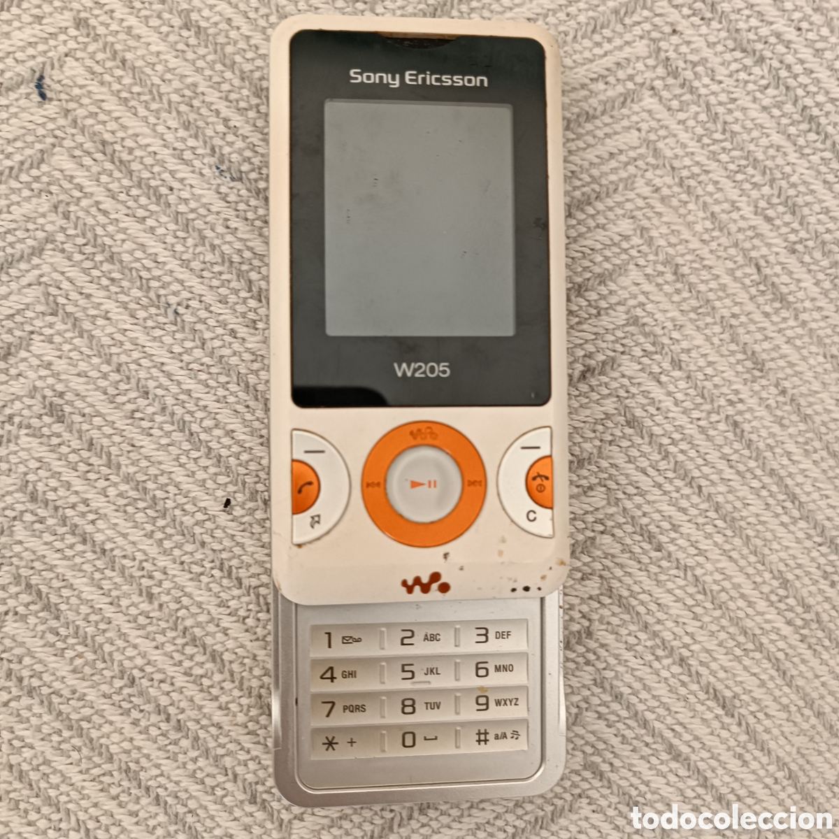 Tel&eacute;fonos: sony ericsson w205, sin cargador y no s&eacute; si funciona - Foto 1