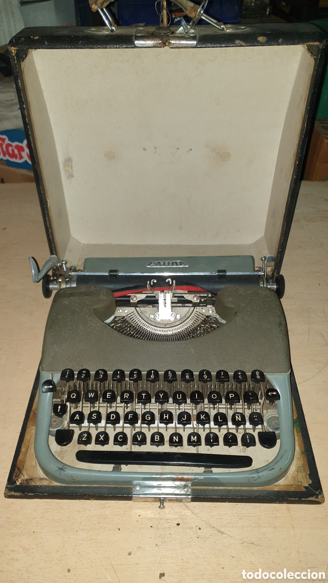 Antig&uuml;edades: MAQUINA DE ESCRIBIR PATRIA - Foto 1