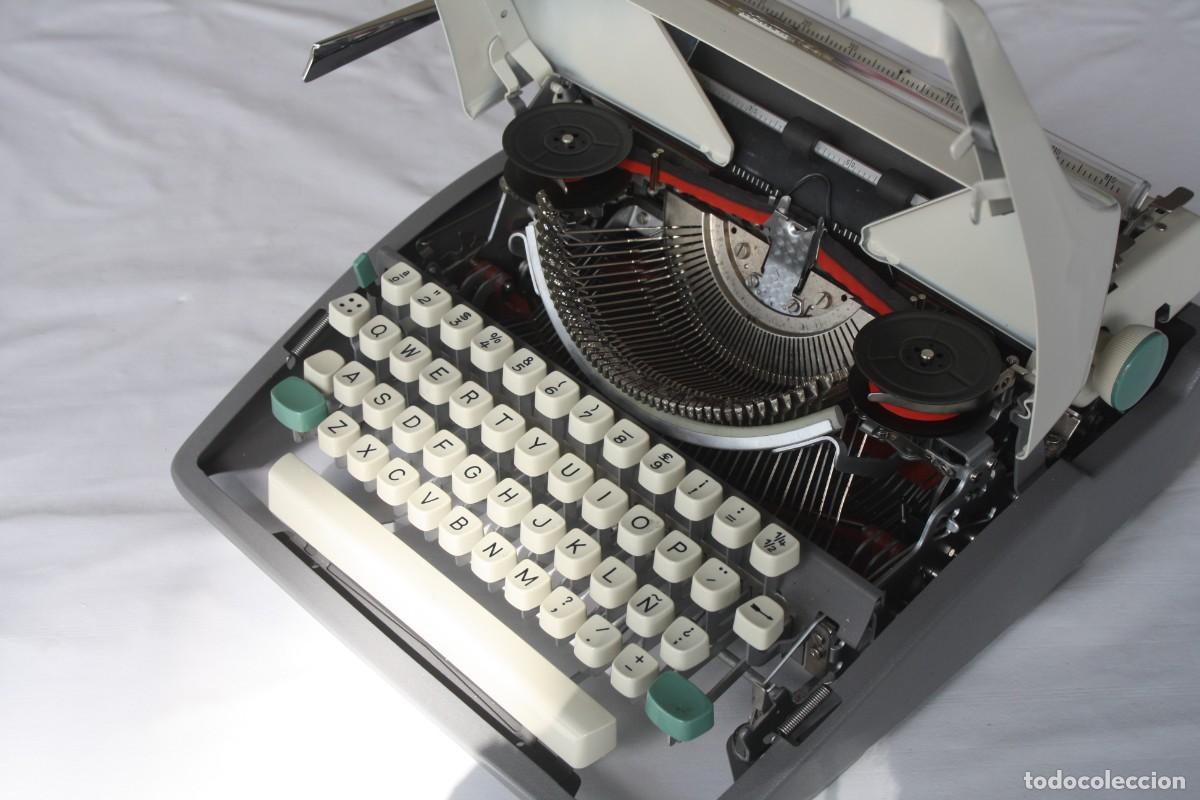 Antig&uuml;edades: Maquina de escribir Olympia - Foto 3