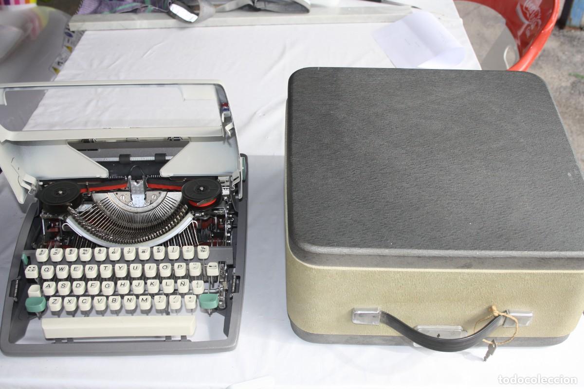 Antig&uuml;edades: Maquina de escribir Olympia - Foto 13