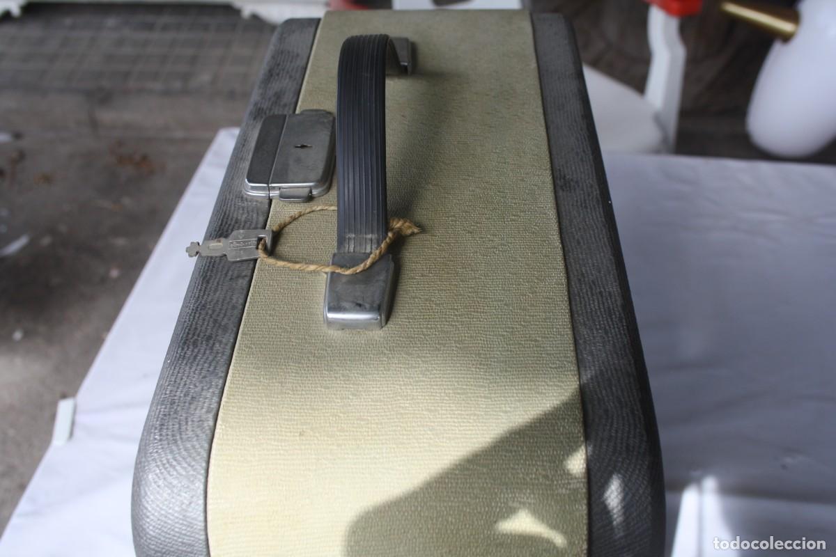 Antig&uuml;edades: Maquina de escribir Olympia - Foto 16