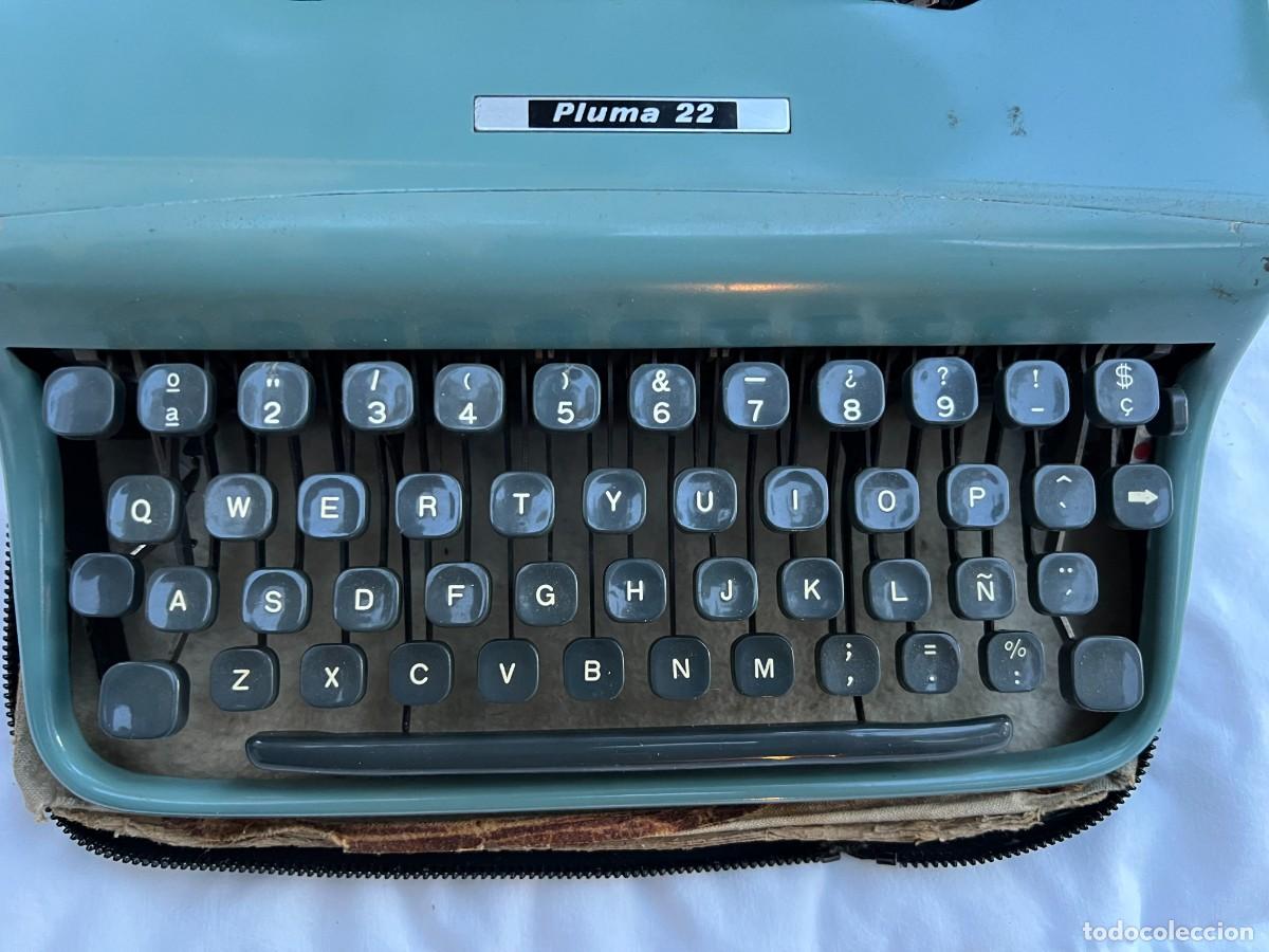 Antig&uuml;edades: M&aacute;quina de escribir Olivetti modelo Pluma 22 - Foto 5
