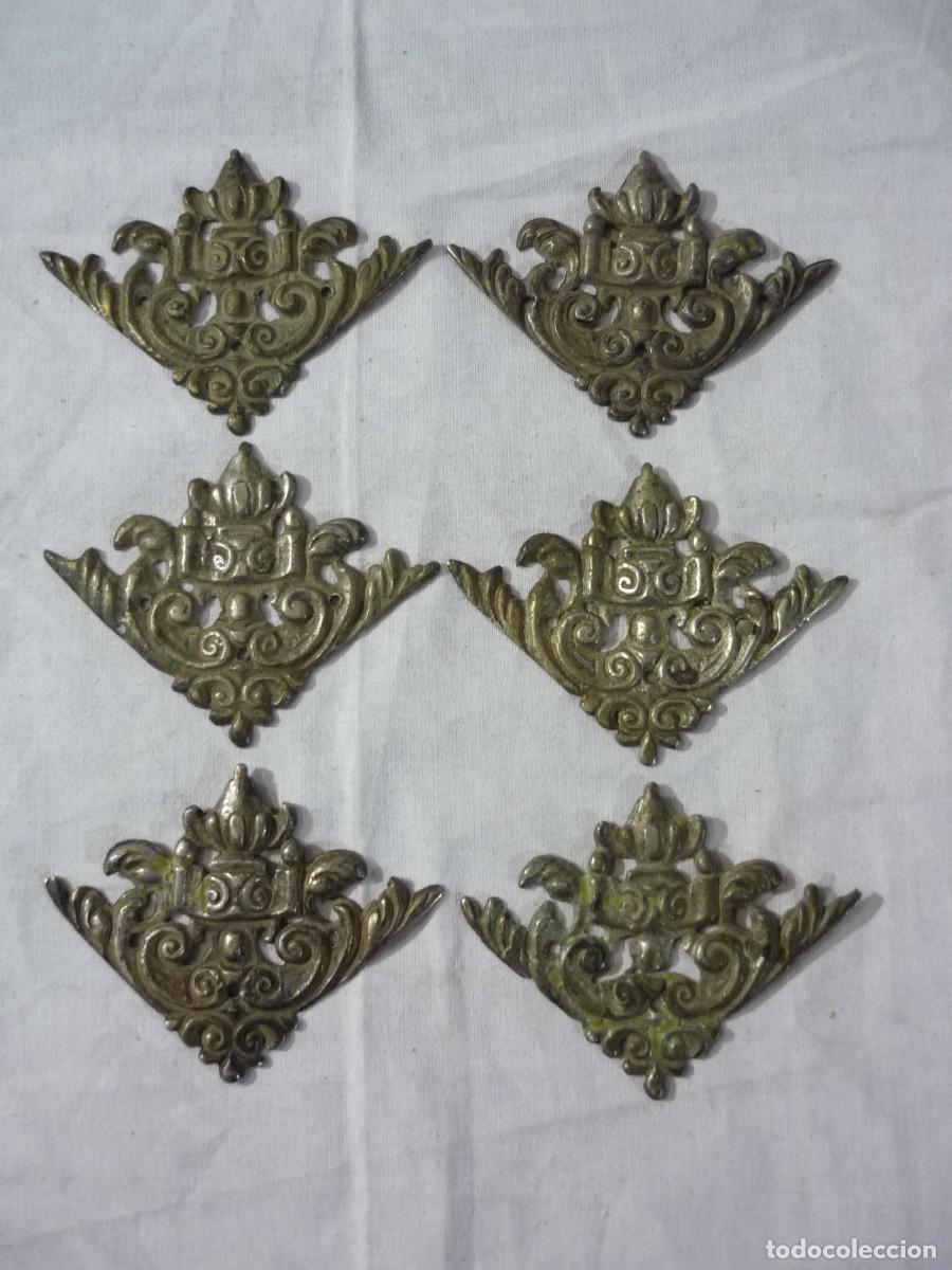 Antig&uuml;edades: 6 remates apliques de plomo para clavar en muebles - Foto 2