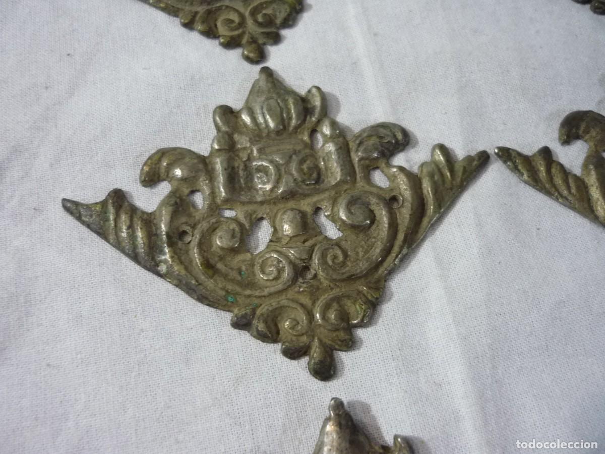Antig&uuml;edades: 6 remates apliques de plomo para clavar en muebles - Foto 5