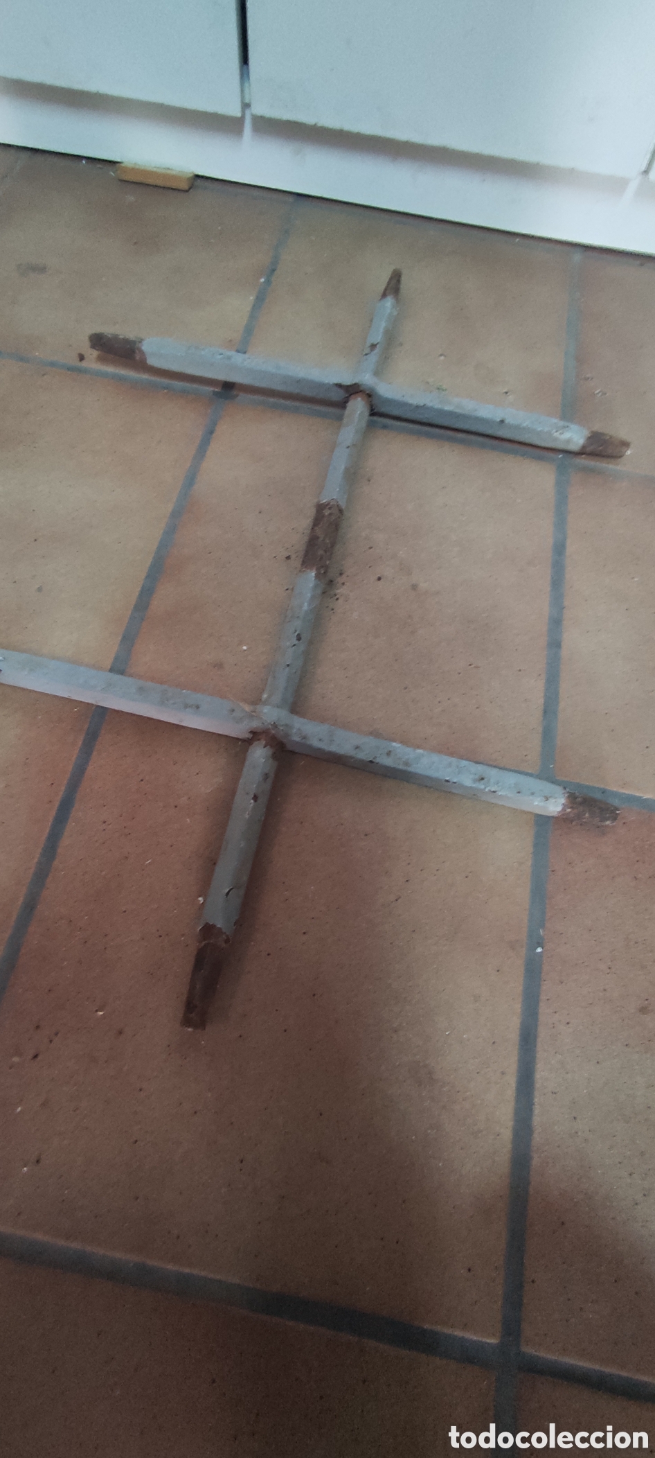 Antig&uuml;edades: Peque&ntilde;a reja carcelaria - Foto 2