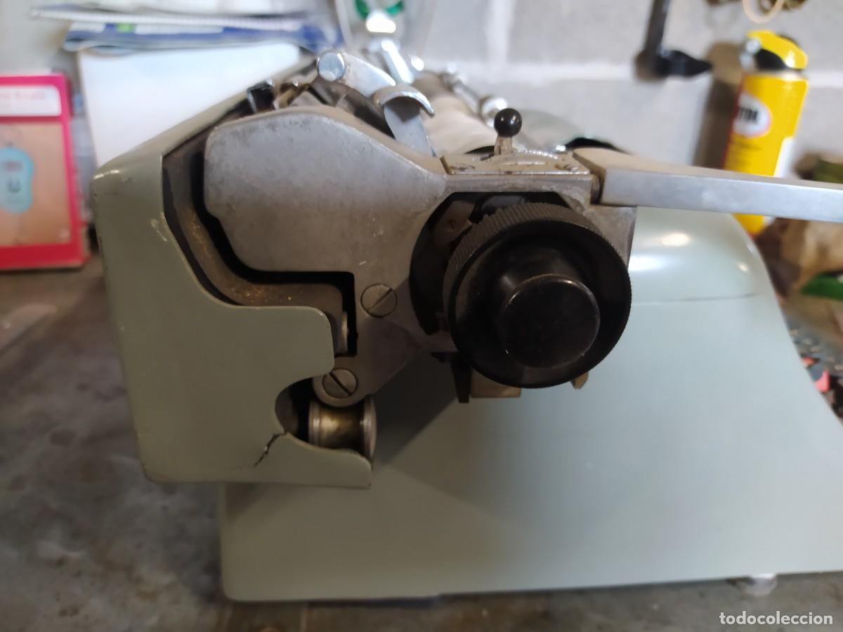 Antig&uuml;edades: M&aacute;quina de escribir Lexicon 80 - Foto 10