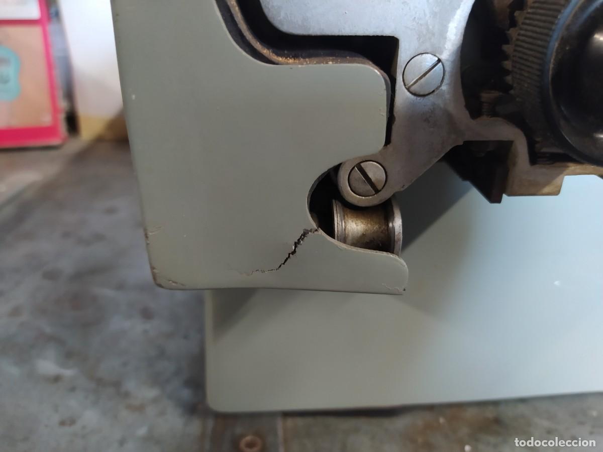 Antig&uuml;edades: M&aacute;quina de escribir Lexicon 80 - Foto 11