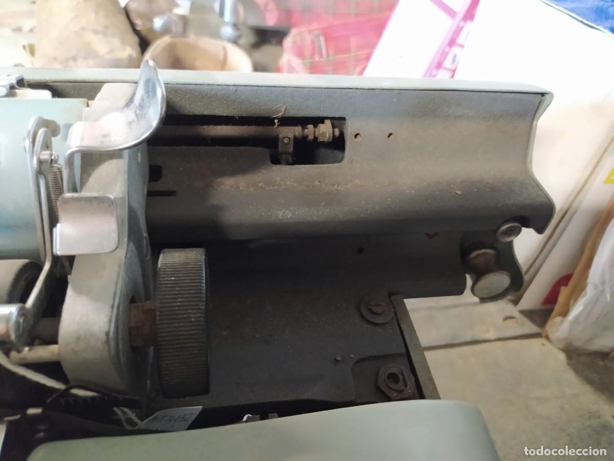 Antig&uuml;edades: M&aacute;quina de escribir Lexicon 80 - Foto 12