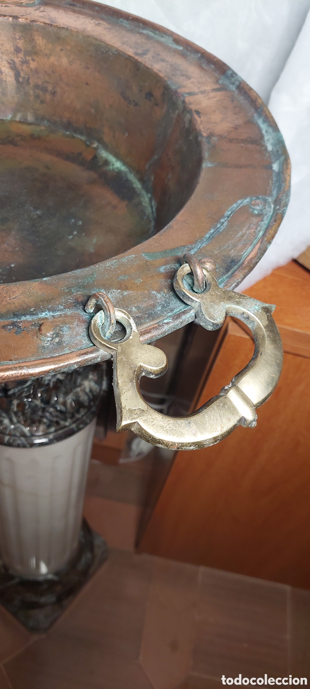 Antig&uuml;edades: Brasero de Cobre antiguo con asas de bronce - Foto 2