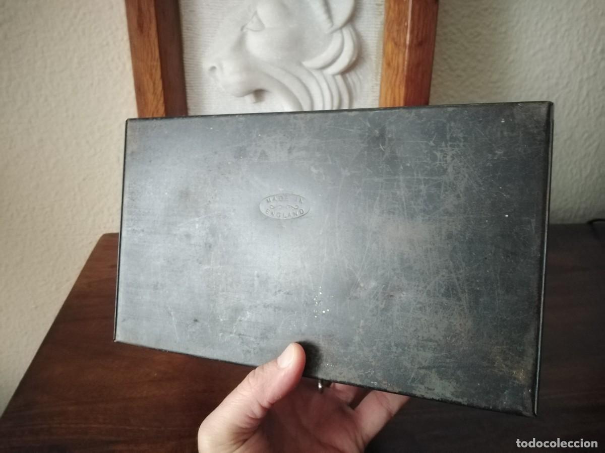 Antig&uuml;edades: Caja profesional compartimentada con su llave original. - Foto 12